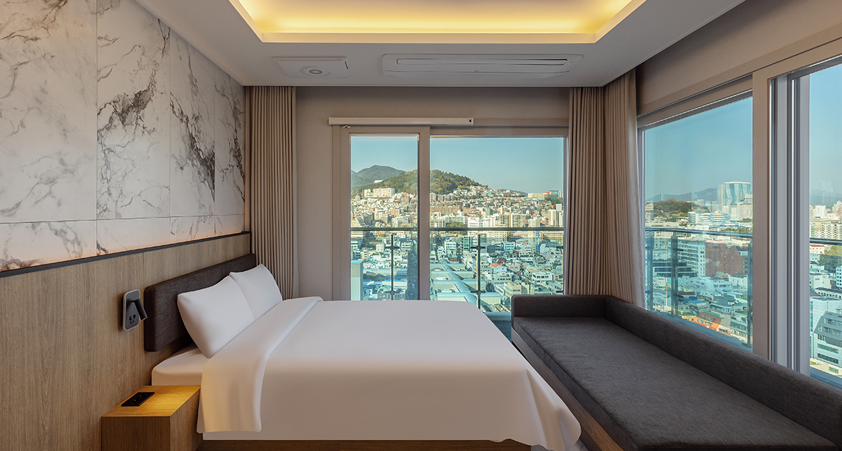 Terrace Royal Corner Partial Ocean